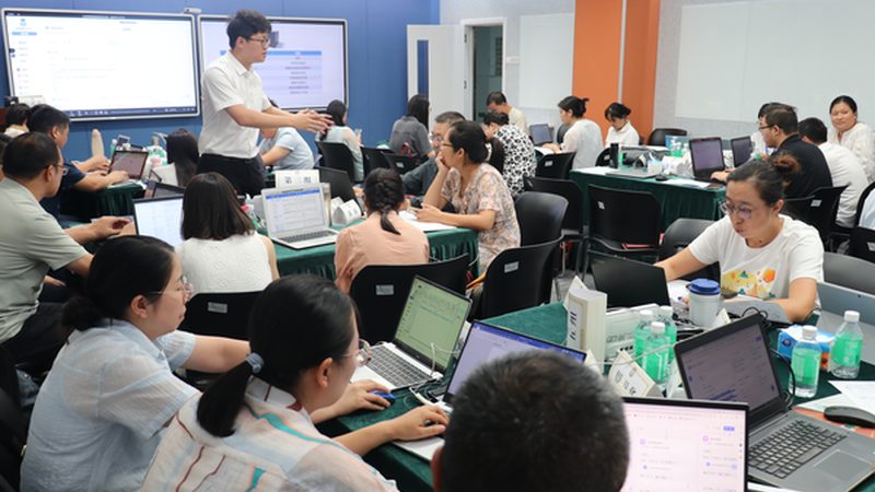 揭秘会计实操网课平台：如何挑选最适合你的学习伙伴